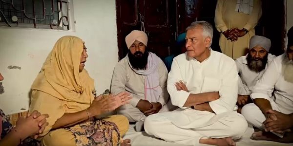 ਅਬੋਹਰ ਵਿੱਚ 22 ਸਾਲਾ ਨੌਜਵਾਨ ਦੀ ਮੌਤ, ਸੁਨੀਲ ਜਾਖੜ ਨੇ ਪਰਿਵਾਰ ਨਾਲ ਕੀਤੀ ਮੁਲਾਕਾਤ