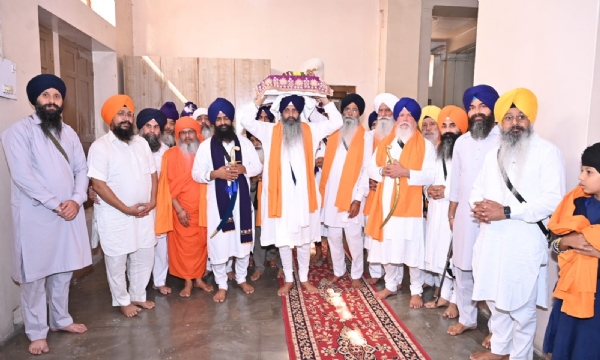 ਮੀਰੀ-ਪੀਰੀ ਖਾਲਸਾ ਮਾਰਚ ਫਗਵਾੜਾ ਤੋਂ ਕਰਤਾਰਪੁਰ ਲਈ ਰਵਾਨਾ ਸਮੇਂ।