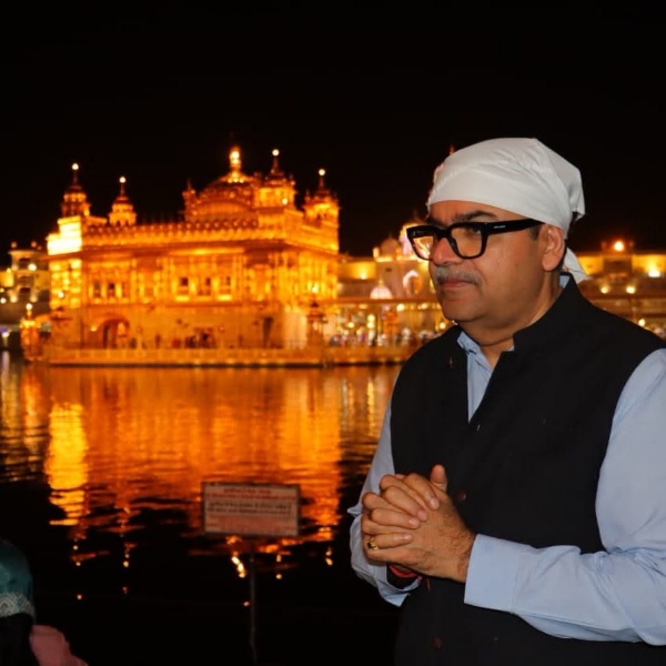 ਸ੍ਰੀ ਦਰਬਾਰ ਸਾਹਿਬ ਵਿਖੇ ਨਤਮਸਤਕ ਹੁੰਦੇ ਹੋਏ ਪੰਜਾਬ ਤੇ ਹਰਿਆਣਾ ਹਾਈਕੋਰਟ ਦੇ ਚੀਫ਼ ਜਸਟਿਸ ਅਸ਼ਵਨੀ ਕੁਮਾਰ ਮਿਸ਼ਰਾ ਸ੍ਰੀ ਦਰਬਾਰ ਸਾਹਿਬ ਵਿਖੇ ਨਤਮਸਤਕ ਹੁੰਦੇ ਹੋਏ ਪੰਜਾਬ ਤੇ ਹਰਿਆਣਾ ਹਾਈਕੋਰਟ ਦੇ ਚੀਫ਼ ਜਸਟਿਸ ਅਸ਼ਵਨੀ ਕੁਮਾਰ ਮਿਸ਼ਰਾ