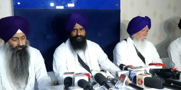 ਜਬਰ ਜ਼ਿਨਾਹ ਦੇ ਦੋਸ਼ੀ ਐਸਜੀਪੀਸੀ ਮੈਂਬਰ ਨੂੰ ਸਿੱਖ ਪੰਥ ਤੋਂ ਛੇਕਿਆ