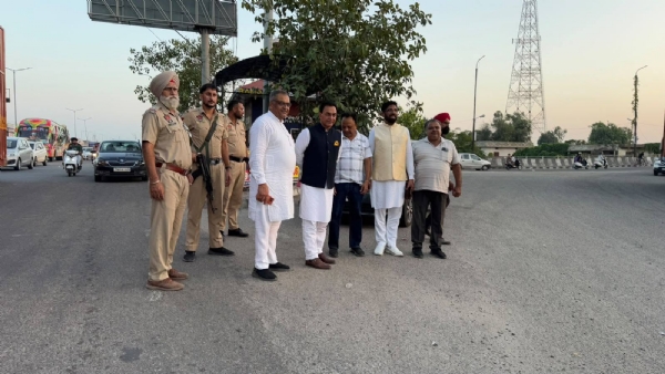 ਸੰਸਦ ਮੈਂਬਰ ਡਾ. ਰਾਜ ਕੁਮਾਰ ਚੱਬੇਵਾਲ ਜਾਣਕਾਰੀ ਦਿੰਦੇ ਹੋਏ। ਸੰਸਦ ਮੈਂਬਰ ਡਾ. ਰਾਜ ਕੁਮਾਰ ਚੱਬੇਵਾਲ ਜਾਣਕਾਰੀ ਦਿੰਦੇ ਹੋਏ।