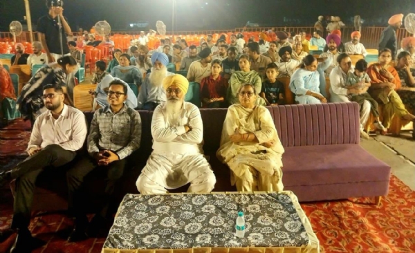 ਵਿਧਾਇਕ ਗੁਰਦਿੱਤ ਸਿੰਘ ਸੇਖੋਂ ਪੇਸ਼ਕਾਰੀ ਦੇਖਦੇ ਹੋਏ। ਵਿਧਾਇਕ ਗੁਰਦਿੱਤ ਸਿੰਘ ਸੇਖੋਂ ਪੇਸ਼ਕਾਰੀ ਦੇਖਦੇ ਹੋਏ।