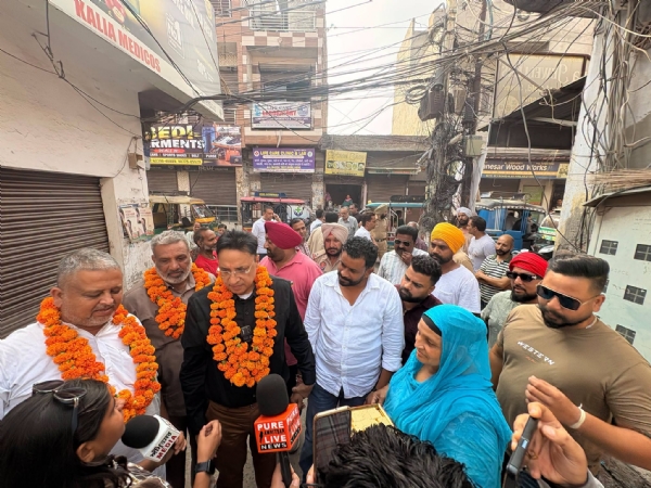 ਵਿਕਾਸ ਕਾਰਜਾਂ ਦਾ ਉਦਘਾਟਨ ਕਰਦੇ ਹੋਏ ਕੇਂਦਰੀ ਵਿਧਾਨ ਸਭਾ ਹਲਕੇ ਤੋਂ ਵਿਧਾਇਕ ਡਾ. ਅਜੇ ਗੁਪਤਾ ਵਿਕਾਸ ਕਾਰਜਾਂ ਦਾ ਉਦਘਾਟਨ ਕਰਦੇ ਹੋਏ ਕੇਂਦਰੀ ਵਿਧਾਨ ਸਭਾ ਹਲਕੇ ਤੋਂ ਵਿਧਾਇਕ ਡਾ. ਅਜੇ ਗੁਪਤਾ