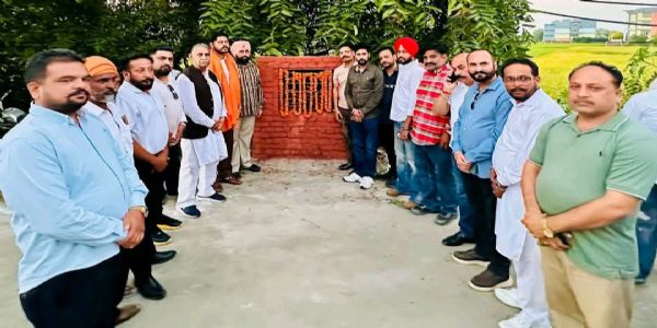 ਬਟਾਲਾ ਦੇ ਪ੍ਰਵੇਸ਼ ਦੁਆਰ ’ਤੇ ਬਣੇਗਾ ਸ਼ਾਨਦਾਰ ਐਂਟਰੀ ਗੇਟ, ਸ਼ੈਰੀ ਕਲਸੀ ਨੇ ਰੱਖਿਆ ਨੀਂਹ ਪੱਥਰ