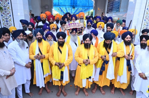 ਅਗਲੇ ਪੜਾਅ ਲਈ ਰਵਾਨਾ ਹੁੰਦਾ ਹੋਇਆ ਮੀਰੀ-ਪੀਰੀ ਖ਼ਾਲਸਾ ਮਾਰਚ ਅਗਲੇ ਪੜਾਅ ਲਈ ਰਵਾਨਾ ਹੁੰਦਾ ਹੋਇਆ ਮੀਰੀ-ਪੀਰੀ ਖ਼ਾਲਸਾ ਮਾਰਚ