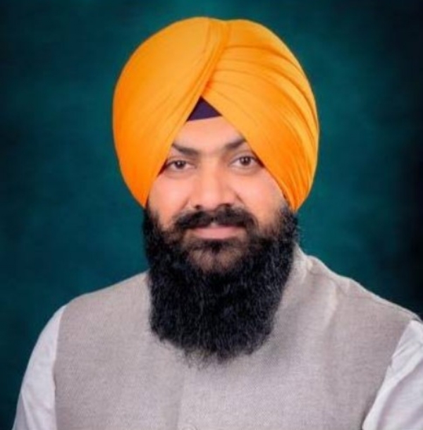 ਯੂਥ ਅਕਾਲੀ ਦਲ ਦੇ ਕੌਮੀ ਪ੍ਰਧਾਨ ਅਤੇ ਘਨੌਰ ਹਲਕੇ ਦੇ ਇੰਚਾਰਜ ਸਰਬਜੀਤ ਸਿੰਘ ਝਿੰਜਰ