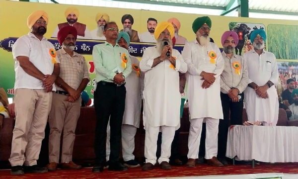 ਸ਼ੂਧਨ ਤੇ ਕਿਸਾਨ ਮੇਲੇ ਵਿੱਚ ਨਸਲੀ ਮੁਕਾਬਲਿਆਂ ਦੌਰਾਨ ਸੰਬੋਧਨ ਕਰਦੇ ਹੋਏ ਮੰਤਰੀ ਗੁਰਮੀਤ ਸਿੰਘ ਖੁੱਡੀਆਂ ਸ਼ੂਧਨ ਤੇ ਕਿਸਾਨ ਮੇਲੇ ਵਿੱਚ ਨਸਲੀ ਮੁਕਾਬਲਿਆਂ ਦੌਰਾਨ ਸੰਬੋਧਨ ਕਰਦੇ ਹੋਏ ਮੰਤਰੀ ਗੁਰਮੀਤ ਸਿੰਘ ਖੁੱਡੀਆਂ
