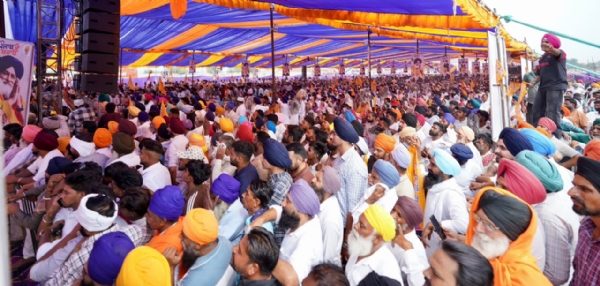ਸ਼੍ਰੋਮਣੀ ਅਕਾਲੀ ਦਲ ਦੀ ਰੈਲੀ ’ਚ ਸ਼ਾਮਲ ਲੋਕ। ਸ਼੍ਰੋਮਣੀ ਅਕਾਲੀ ਦਲ ਦੀ ਰੈਲੀ ’ਚ ਸ਼ਾਮਲ ਲੋਕ।