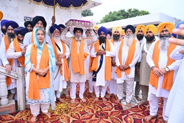 ਸ੍ਰੀ ਭੱਠਾ ਸਾਹਿਬ ਤੋਂ ਸ੍ਰੀ ਅਨੰਦਪੁਰ ਸਾਹਿਬ ਲਈ ਰਵਾਨਾ ਹੁੰਦਾ ਹੋਇਆ ਮੀਰੀ ਪੀਰੀ ਖਾਲਸਾ ਮਾਰਚ ਸ੍ਰੀ ਭੱਠਾ ਸਾਹਿਬ ਤੋਂ ਸ੍ਰੀ ਅਨੰਦਪੁਰ ਸਾਹਿਬ ਲਈ ਰਵਾਨਾ ਹੁੰਦਾ ਹੋਇਆ ਮੀਰੀ ਪੀਰੀ ਖਾਲਸਾ ਮਾਰਚ