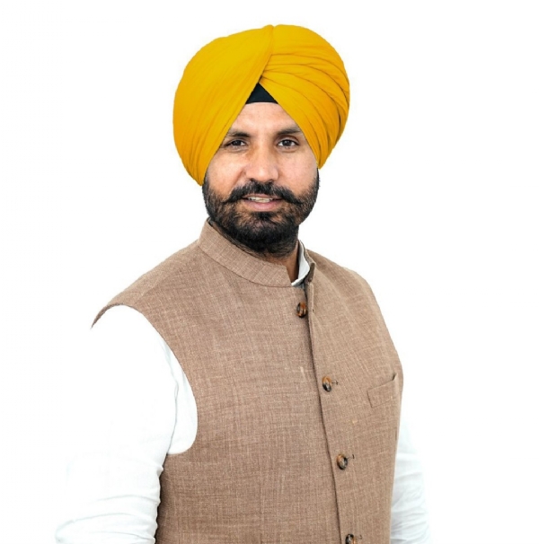 ਪੰਜਾਬ ਕਾਂਗਰਸ ਪ੍ਰਧਾਨ ਅਤੇ ਲੁਧਿਆਣਾ ਤੋਂ ਸੰਸਦ ਮੈਂਬਰ ਅਮਰਿੰਦਰ ਸਿੰਘ ਰਾਜਾ ਵੜਿੰਗ