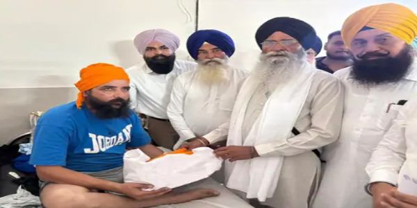 ਐਸਜੀਪੀਸੀ ਪ੍ਰਧਾਨ ਧਾਮੀ ਨੇ ਪੁਲਿਸ ਕਾਰਵਾਈ ਦੇ ਸ਼ਿਕਾਰ ਮੋਹਨਜੀਤ ਸਿੰਘ ਸ਼ੇਰੋਂ ਨਾਲ ਕੀਤੀ ਮੁਲਾਕਾਤ