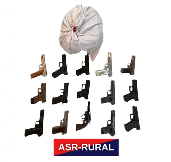 ਮੁਲਜ਼ਮਾਂ ਤੋਂ ਬਰਾਮਦ ਕੀਤੀ ਹੈਰੋਇਨ ਤੇ ਹਥਿਆਰ।