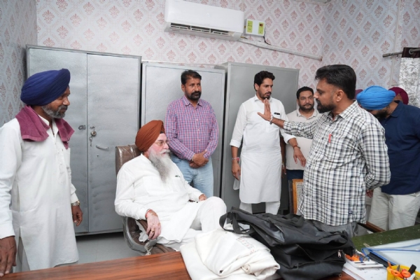 ਪਟਵਾਰਖਾਨੇ ਦੀ ਜਾਂਚ ਦੌਰਾਨ ਸਪੀਕਰ ਕੁਲਤਾਰ ਸਿੰਘ ਸੰਧਵਾਂ ਪਟਵਾਰਖਾਨੇ ਦੀ ਜਾਂਚ ਦੌਰਾਨ ਸਪੀਕਰ ਕੁਲਤਾਰ ਸਿੰਘ ਸੰਧਵਾਂ